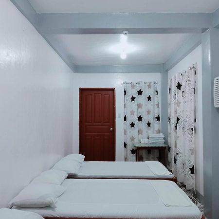 Ludy'S 2 Pension House Carles الغرفة الصورة