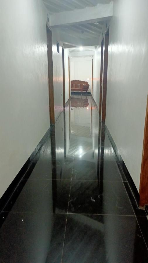 Ludy'S 2 Pension House Carles المظهر الخارجي الصورة