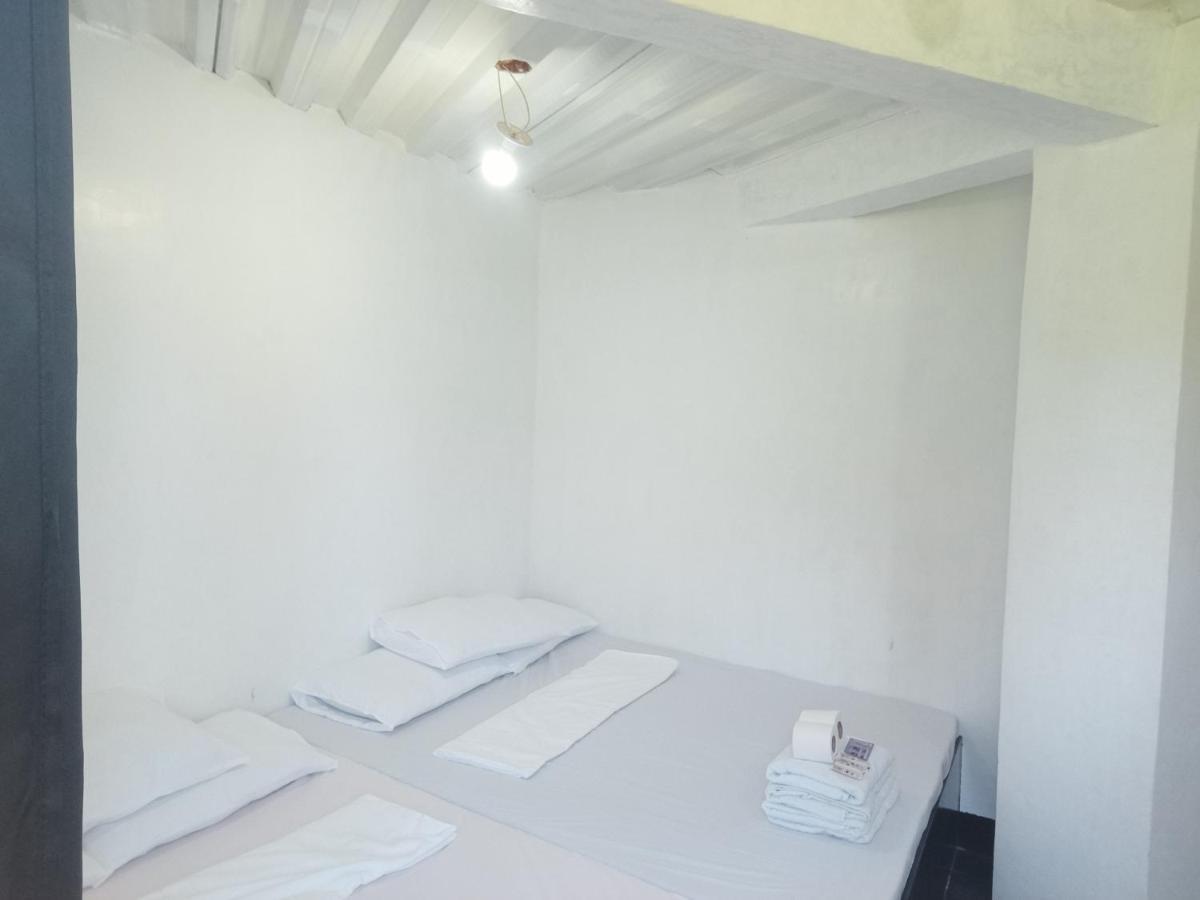 Ludy'S 2 Pension House Carles المظهر الخارجي الصورة