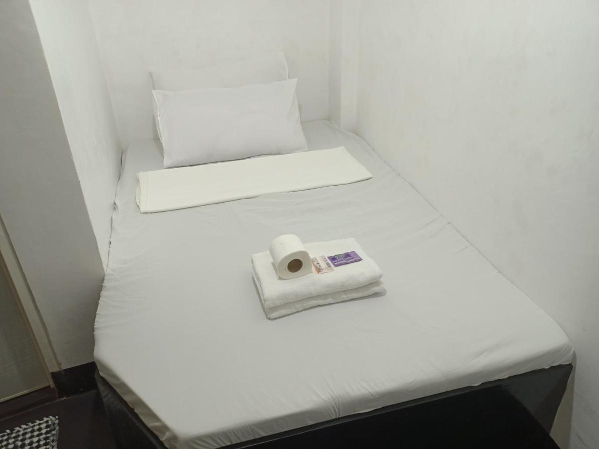 Ludy'S 2 Pension House Carles المظهر الخارجي الصورة
