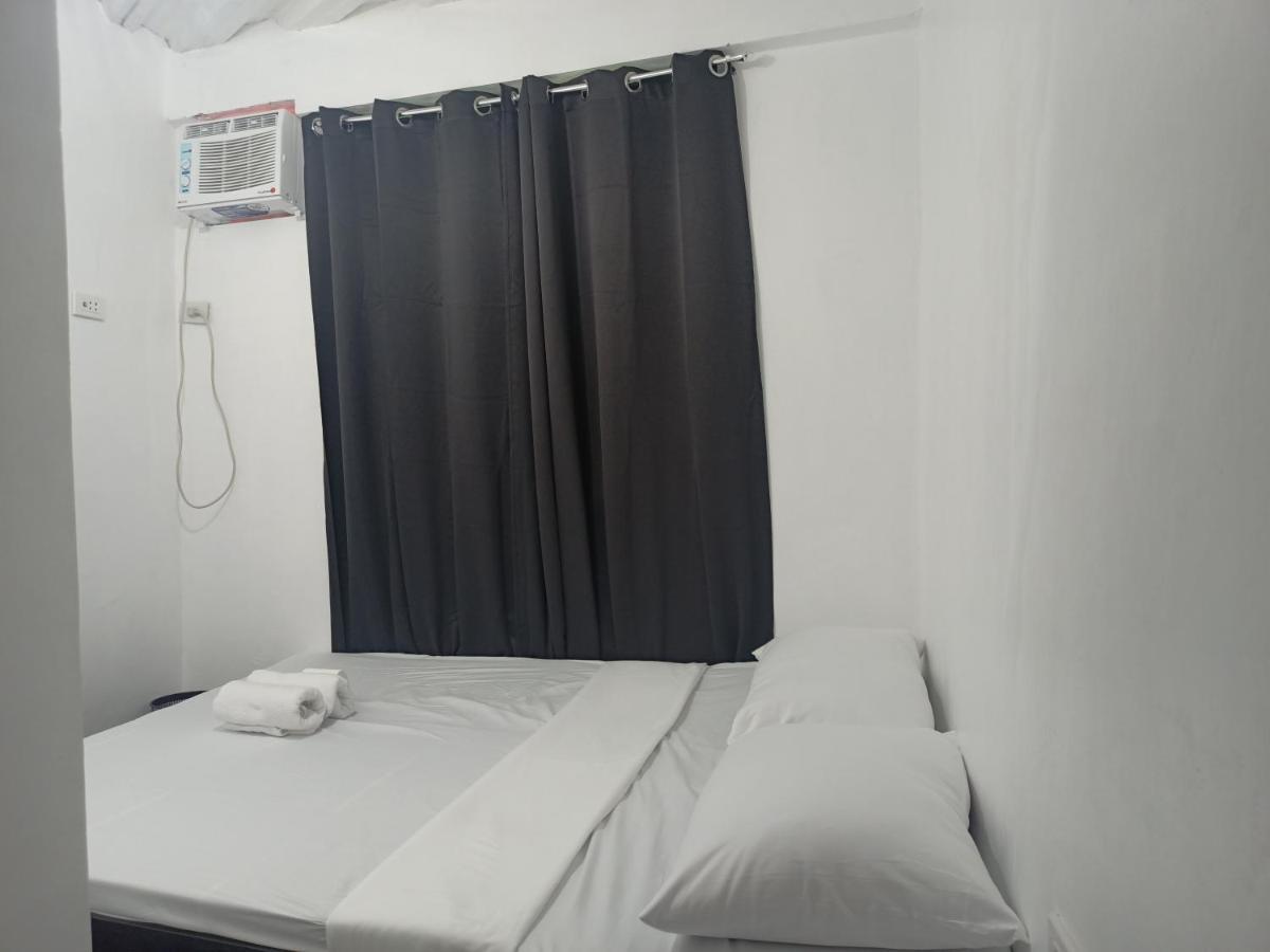 Ludy'S 2 Pension House Carles المظهر الخارجي الصورة