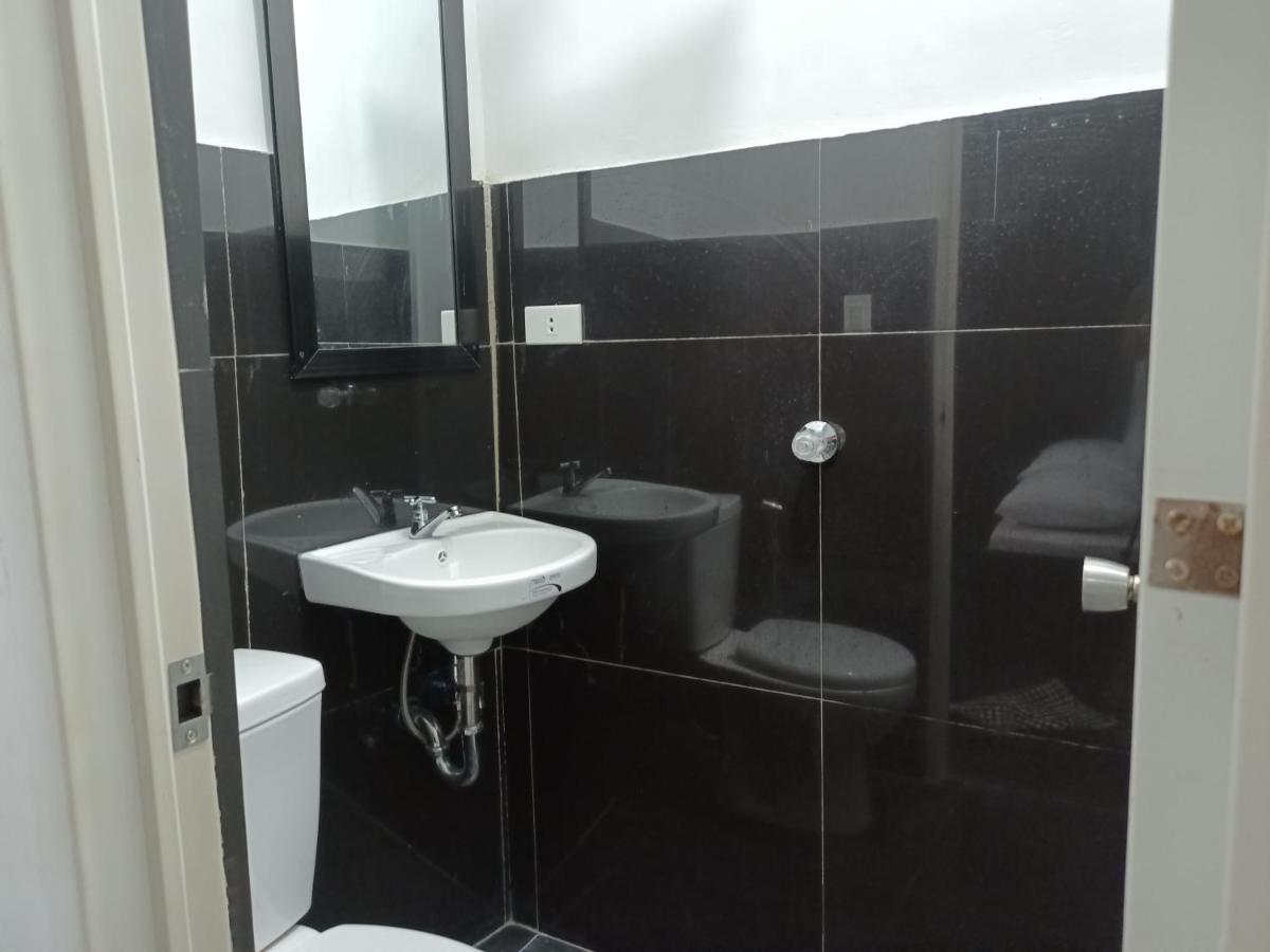 Ludy'S 2 Pension House Carles المظهر الخارجي الصورة
