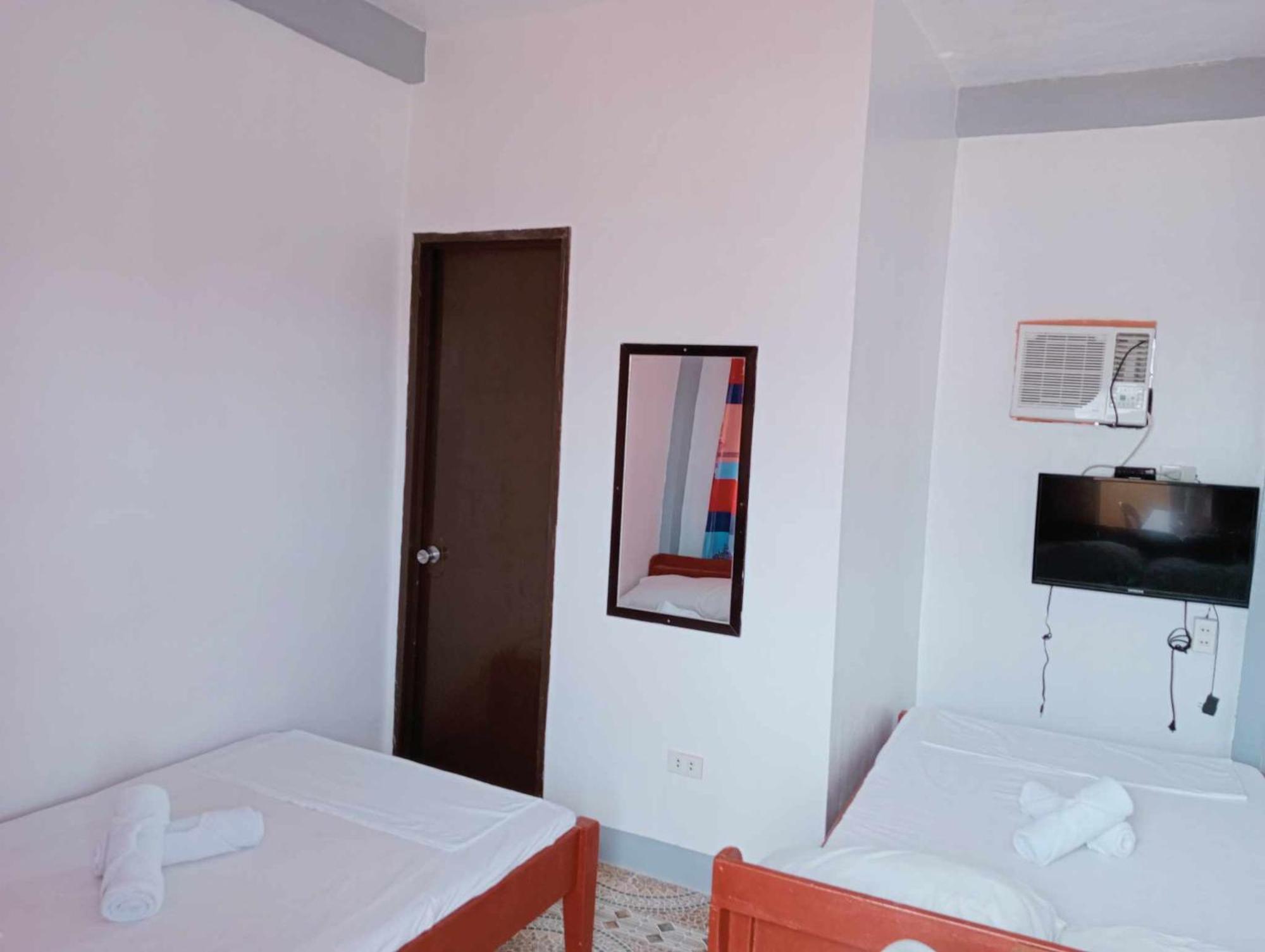 Ludy'S 2 Pension House Carles المظهر الخارجي الصورة