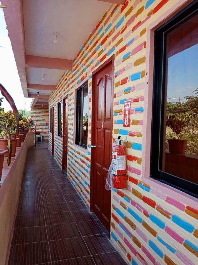Ludy'S 2 Pension House Carles المظهر الخارجي الصورة